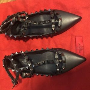 Valentino Garavani Rockstud Noir Ankle Strap Flat